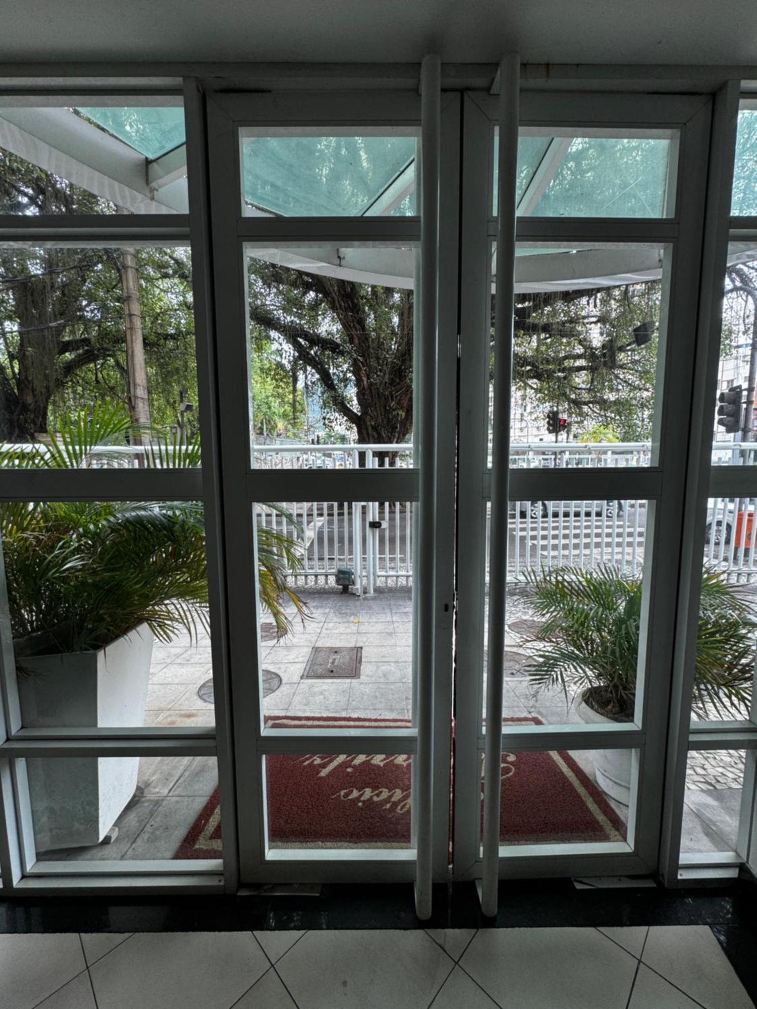Duplex Leblon Com Garagem Vista Cristo - 2 Quartos *